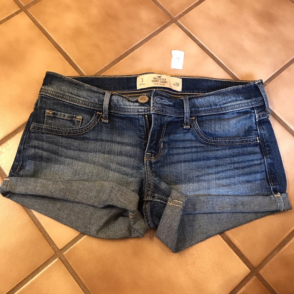 Hollister Low-Rise Short Shorts