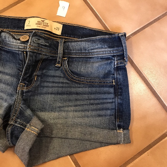 Hollister Low-Rise Short Shorts - Picture 4 of 7