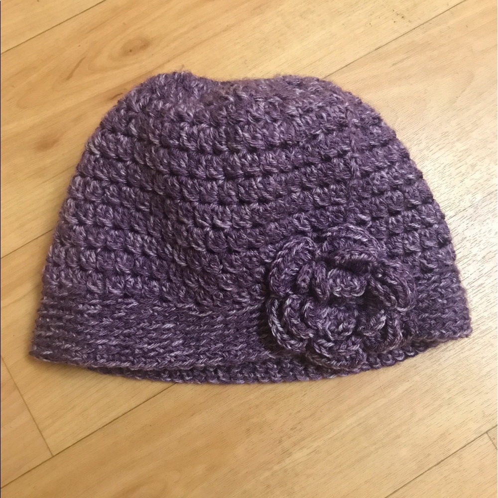 Messy bun hat with flower