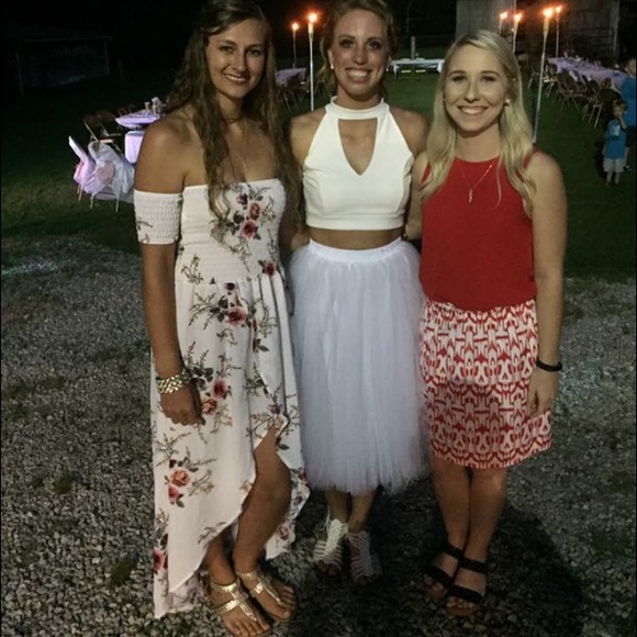 🌻 Floral Off The Shoulder Maxi Dress! - Picture 7 of 8