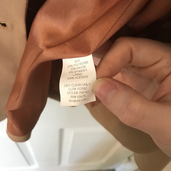 HOST PICK 🎉 Tan Trina Turk blazer - Picture 4 of 4