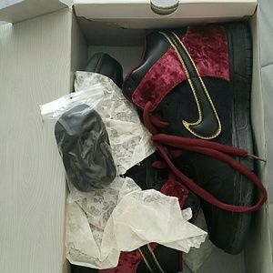 Bloody Sunday SB Dunks