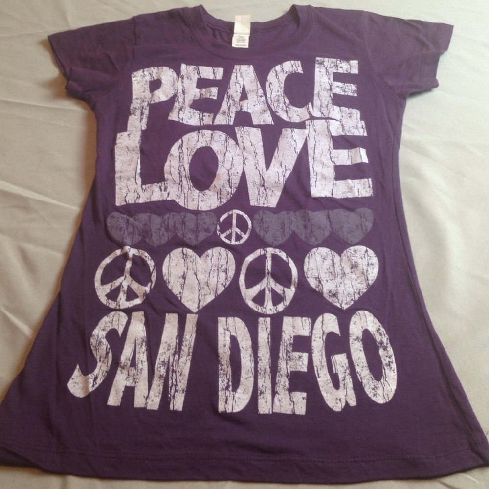 PEACE LOVE SAN DIEGO TOP TEE EXCELLENT CONDITION