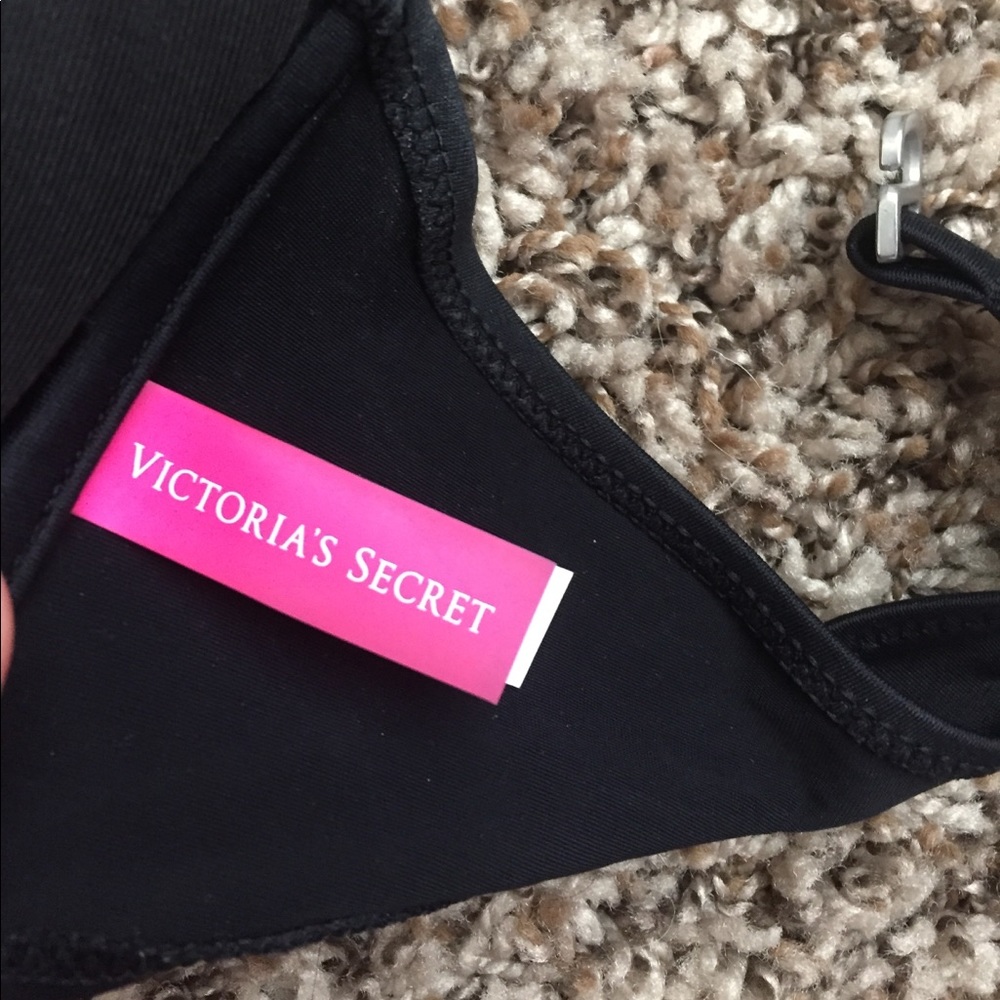 Black medium bandeau bikini top