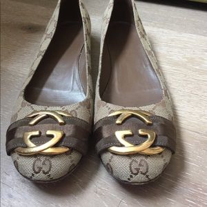 Gucci flats