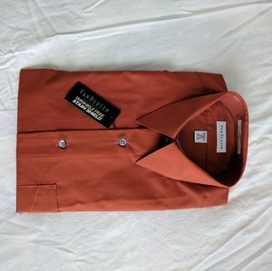 Men's collared dress shirt