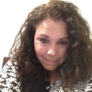 Meet your Posher, Tia