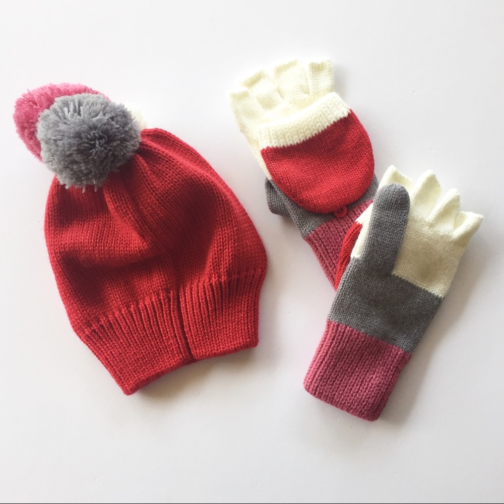 H A T • G L O VE S  |  Pom Pom Beanie and gloves