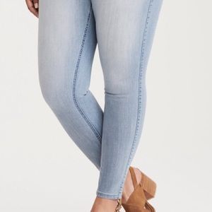 New Torrid Bombshell Skinny Jeans in Size 16R