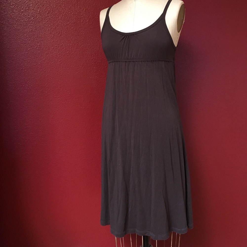 Simple brown dress