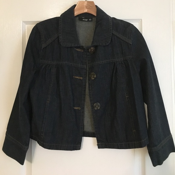 New Denim Jacket - Picture 1 of 3