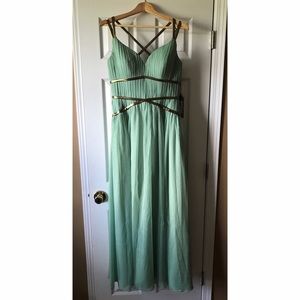 NEVER WORN GORGEOUS DRESS!