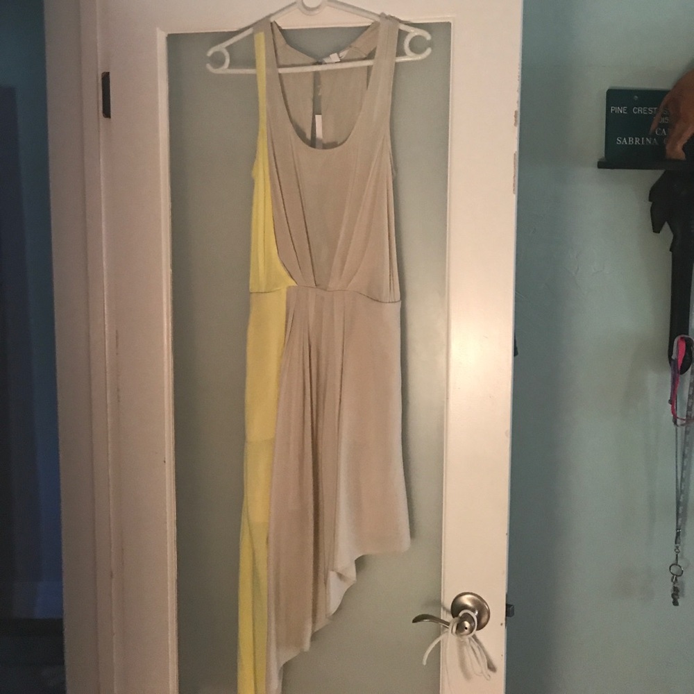 New BCBG light elegant summer dress