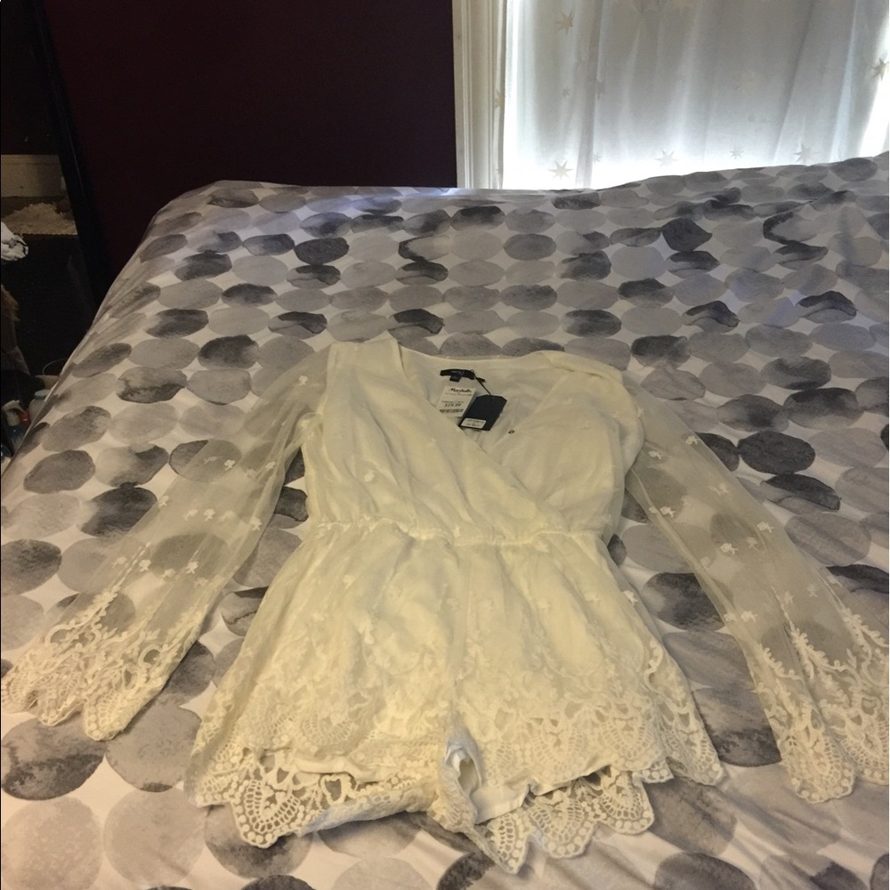NWT White lace long sleeve romper
