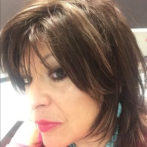 Meet your Posher, Eva