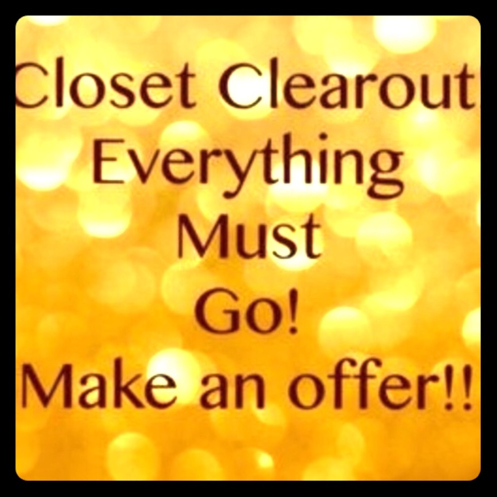 Be reasonable!! Use offer button!! 🎉👚👠👛