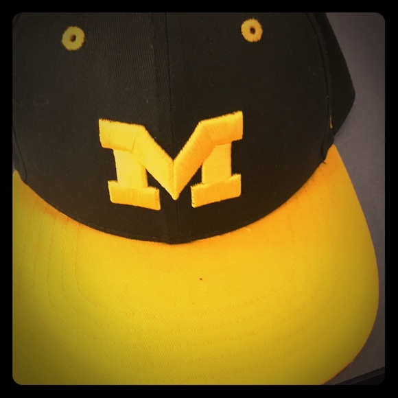 Kids Michigan wolverines hat adjustable hat. - Picture 1 of 5