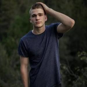 Meet your Posher, Ethan