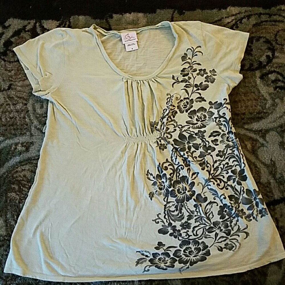 Lightweight maternity tee FREE with any purchase