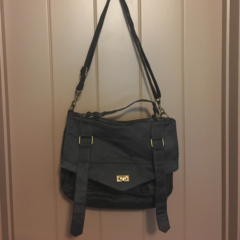 black messenger bag/satchel style purse