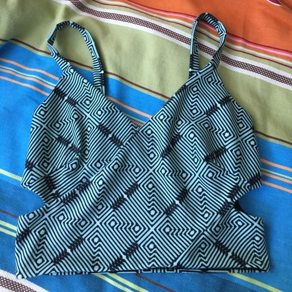 Printed cropped cut out tank top - Picture 1 of 2