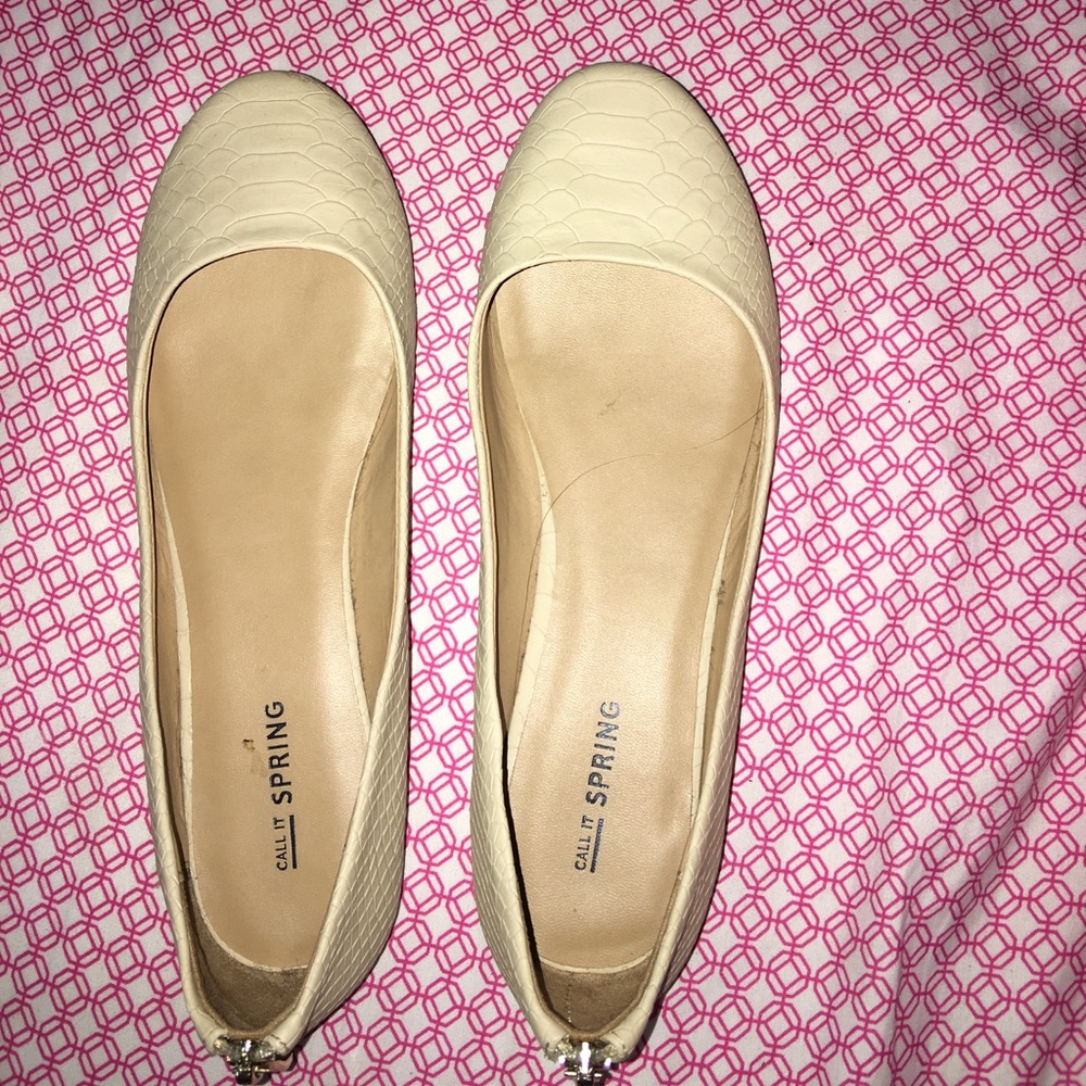 Nude flats