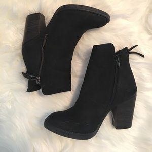Steven Madden Ryat Leather Ankle Bootie