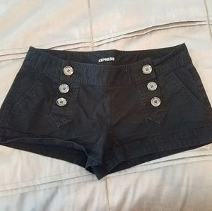 Express button shorts