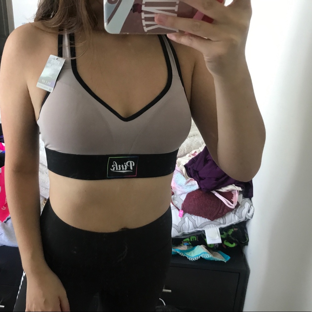 Vs pink sports bra