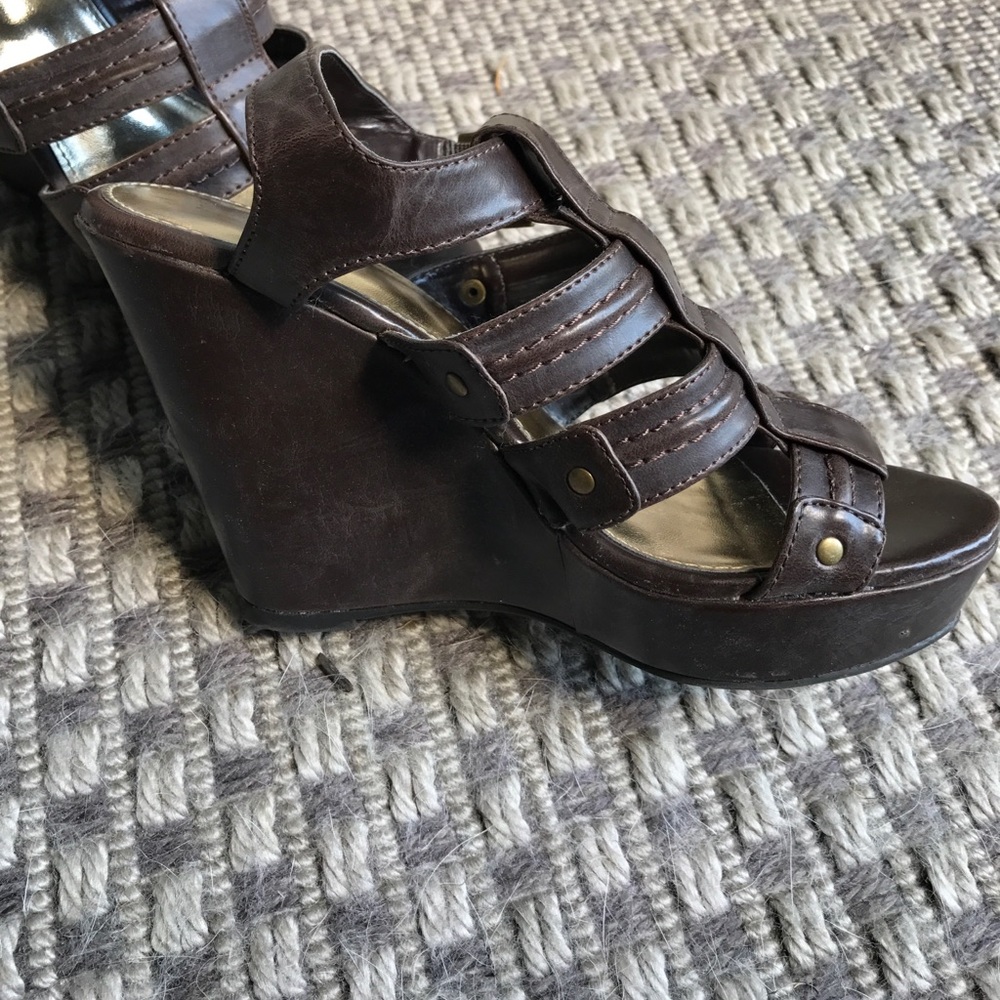 Shoes - Picture 2 of 3