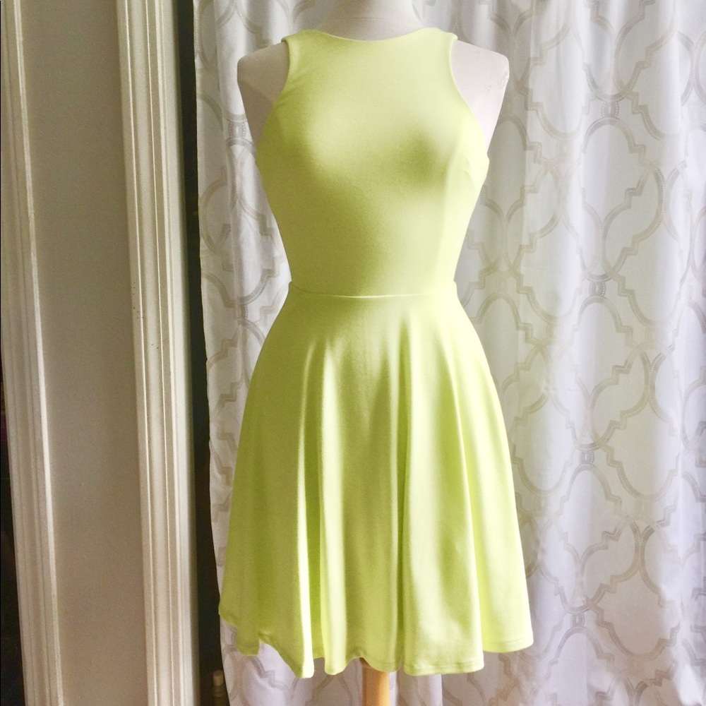 Adorable Like New Bebe Dress