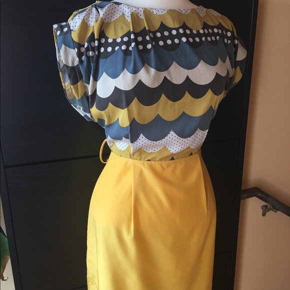 SOLD Silky soft chic mustard color dress - Picture 2 of 3