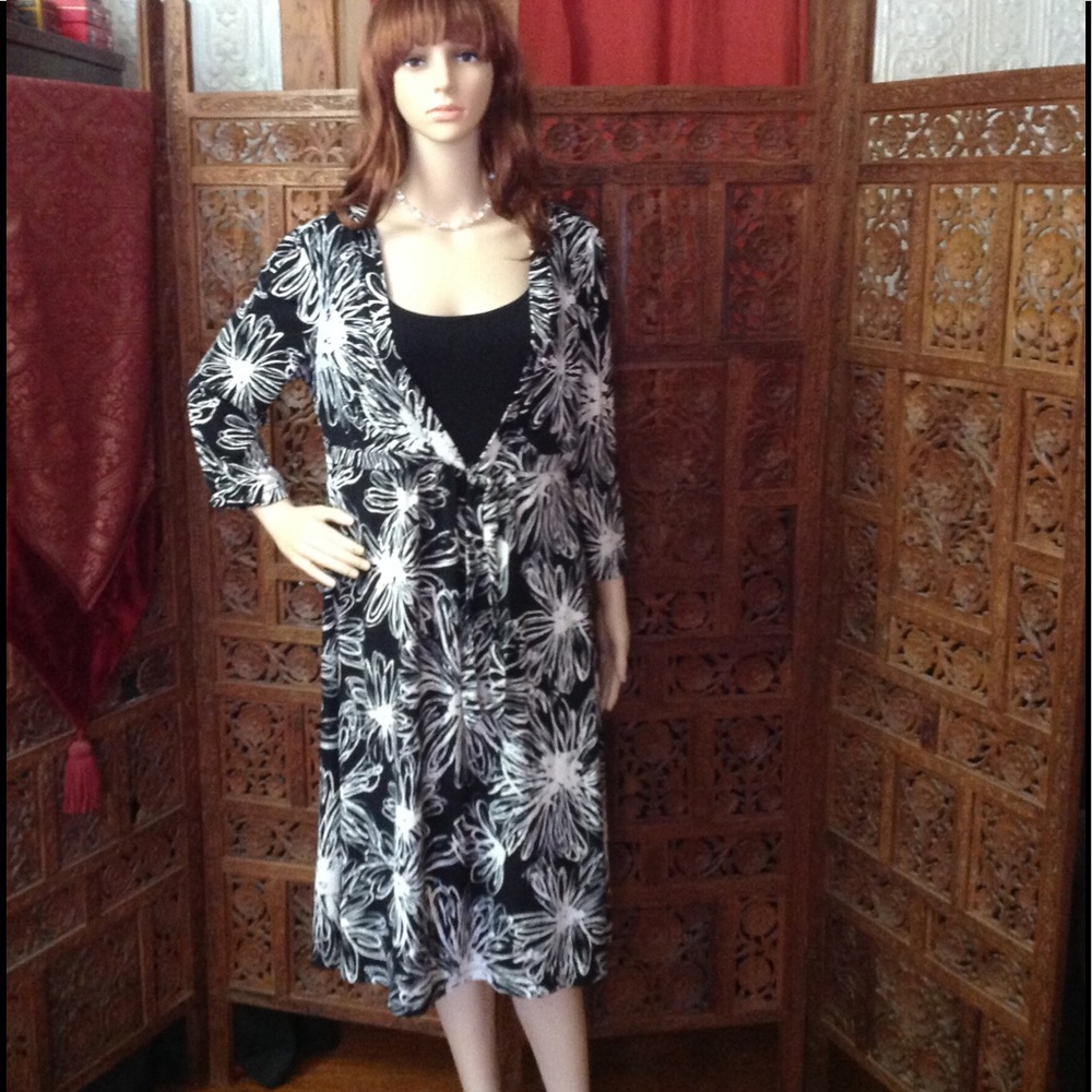 Apt 9 Black and white flower print dress , size L