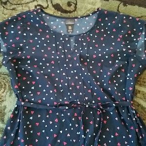 Adorable maternity blouse!