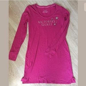 Victoria's Secret sleep shirt - XS