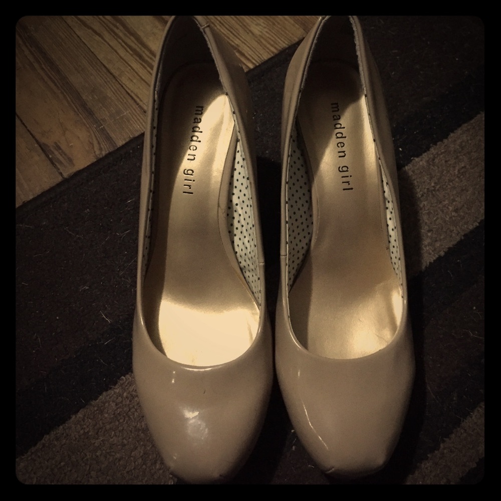 Size 8 1/2 Madden Girl Nude Heels❤️