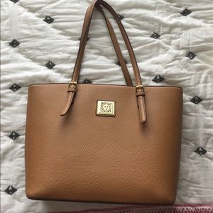 Camel tote