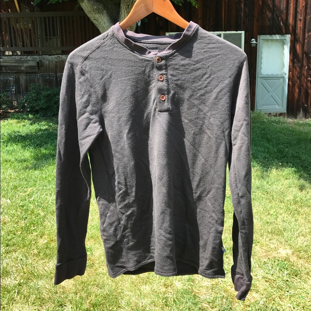 Long sleeve quarter button up