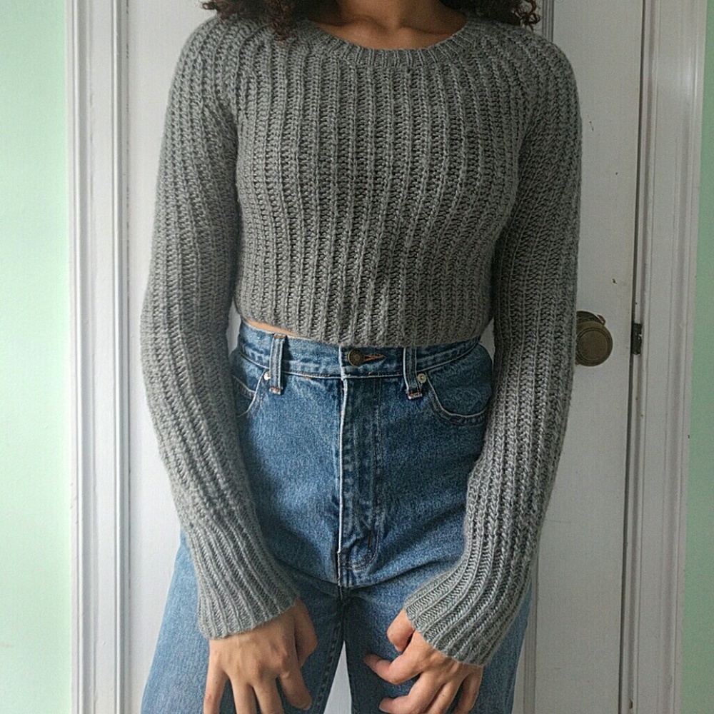 Cropped Urban Outfitters sweater