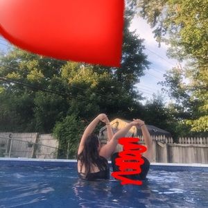 Meet your Posher, Olivia