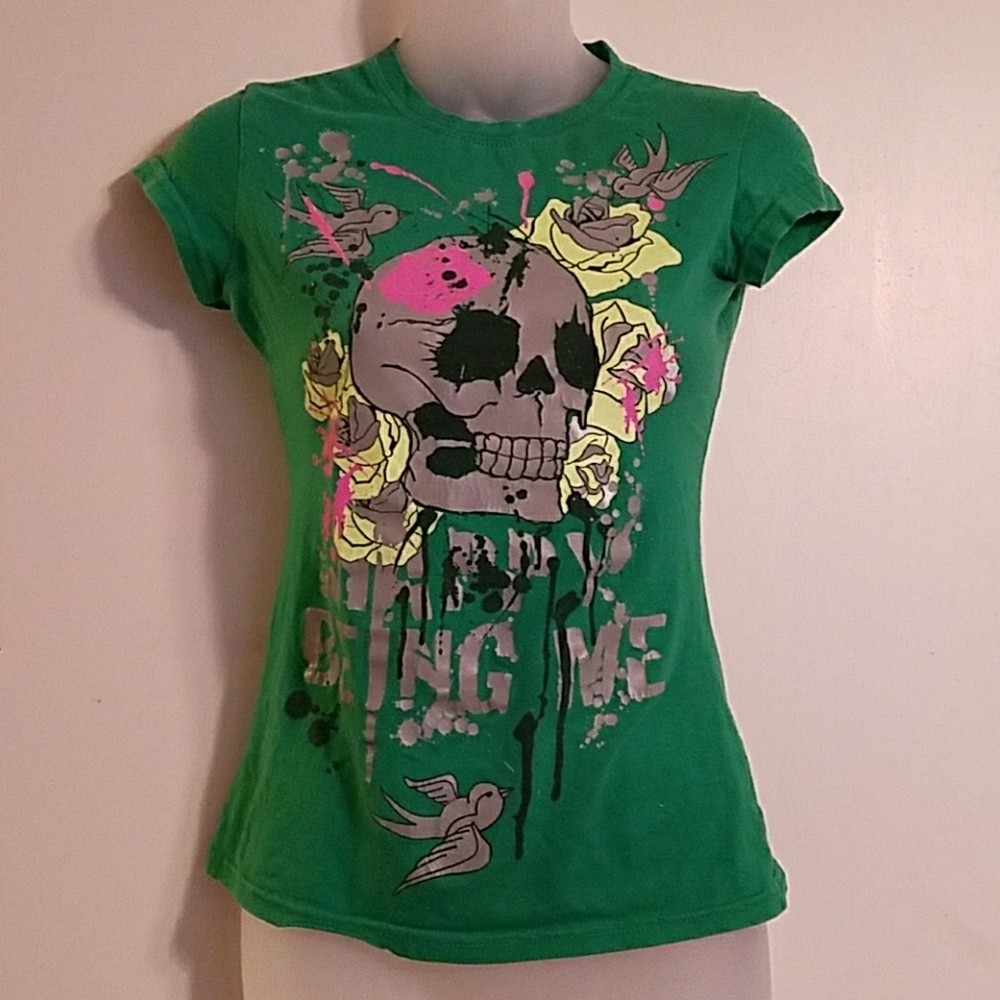 Love Being me graphic tshirt
