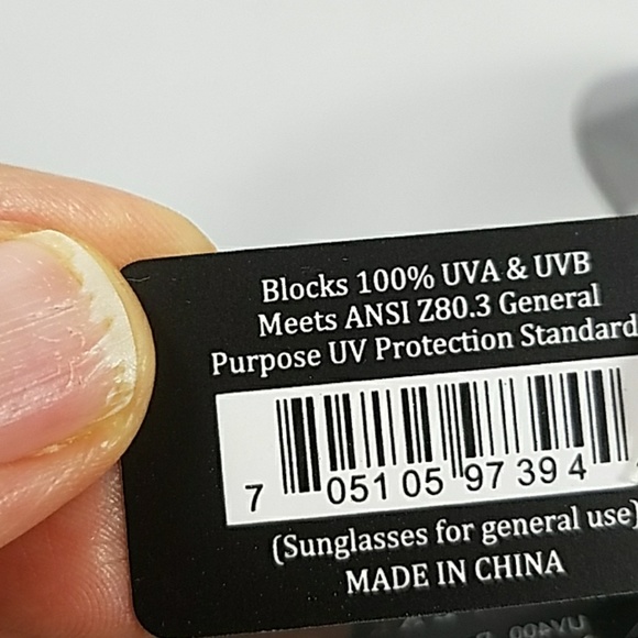 Gray lens Gold frame Aviator women's Sunglasses - Picture 4 of 4