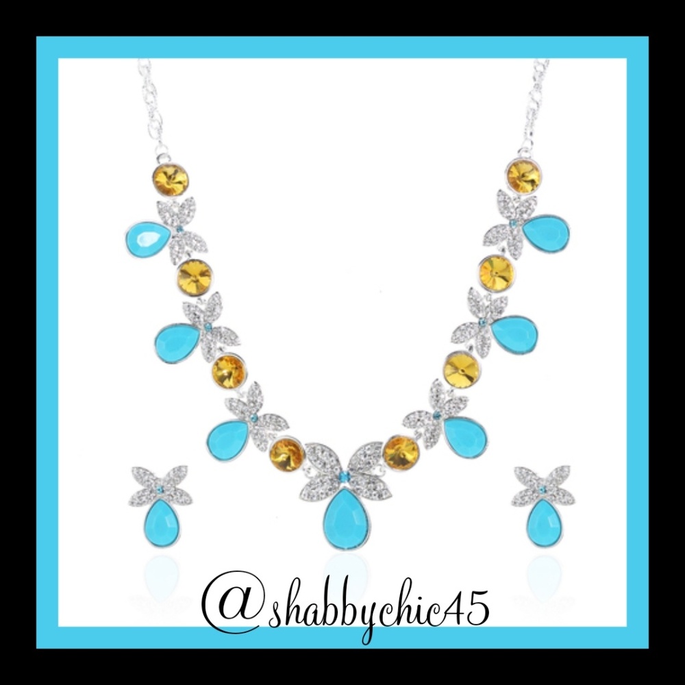 Butterflies and Crystals Necklace Set
