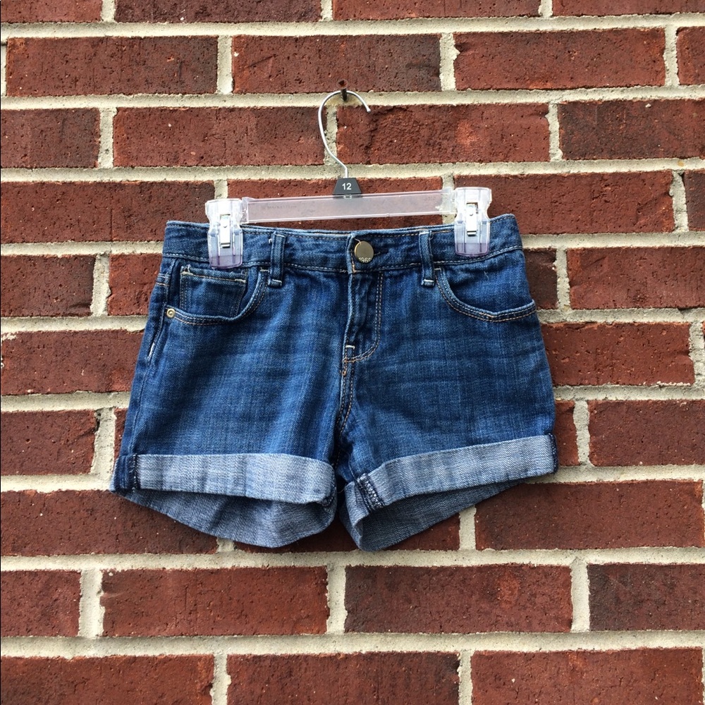 Super cute GAP medium wash jean shorts!