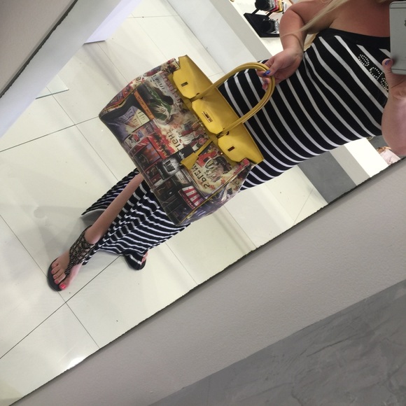 Yellow Paris m rouge - Picture 1 of 1
