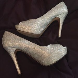 Silver Glitter Peep-Toe Pumps