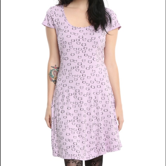 Adorable lavender cat dress - Picture 1 of 1