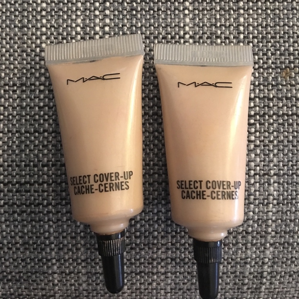 MAC Select Cover-up in NW20 (light)