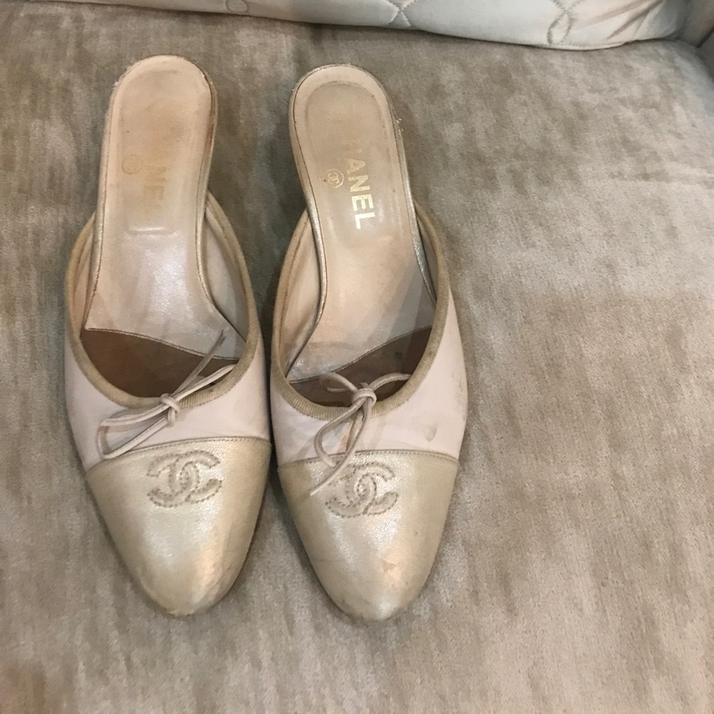 Chanel slides