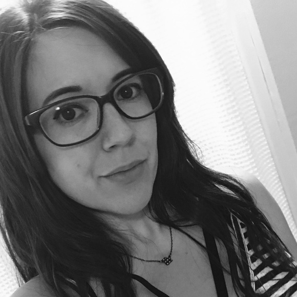 Meet your Posher, Jessica - Picture 1 of 1